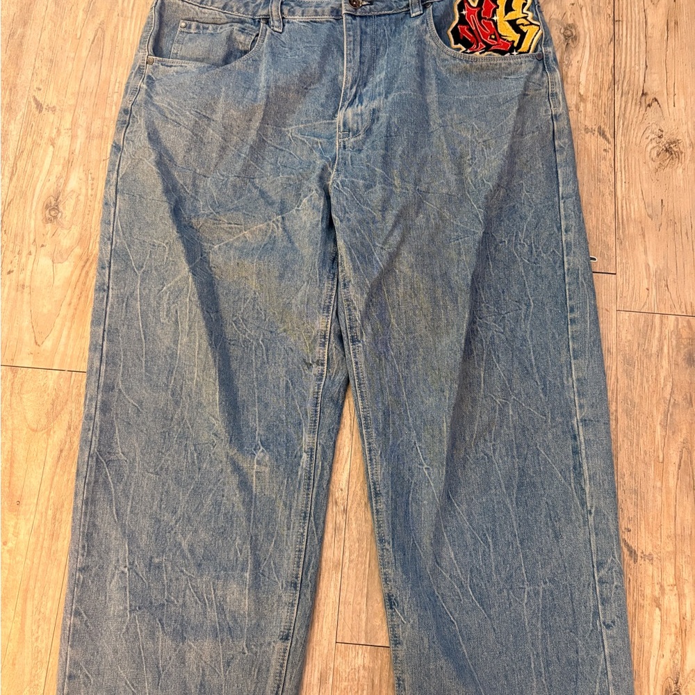 Casual Blue Jeans with Embroidered Detail